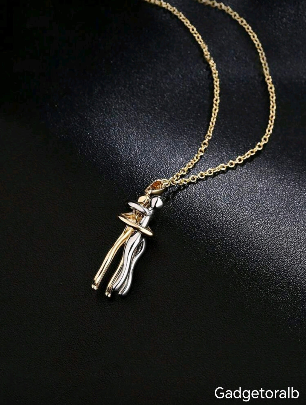 Creative Couple Hugging Pendant Necklace